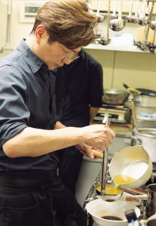 ラーメンWalkerブランドの企業向けコラボレーション事業、キッコーマン超特選しょうゆ2種のラーメン店向け活用提案を展開